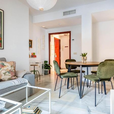 Piso Con Patio Privado Y Parking Nervion Sevilla エクステリア 写真