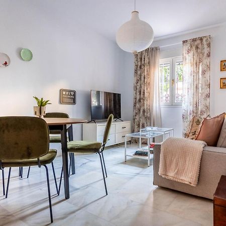 Piso Con Patio Privado Y Parking Nervion Sevilla エクステリア 写真