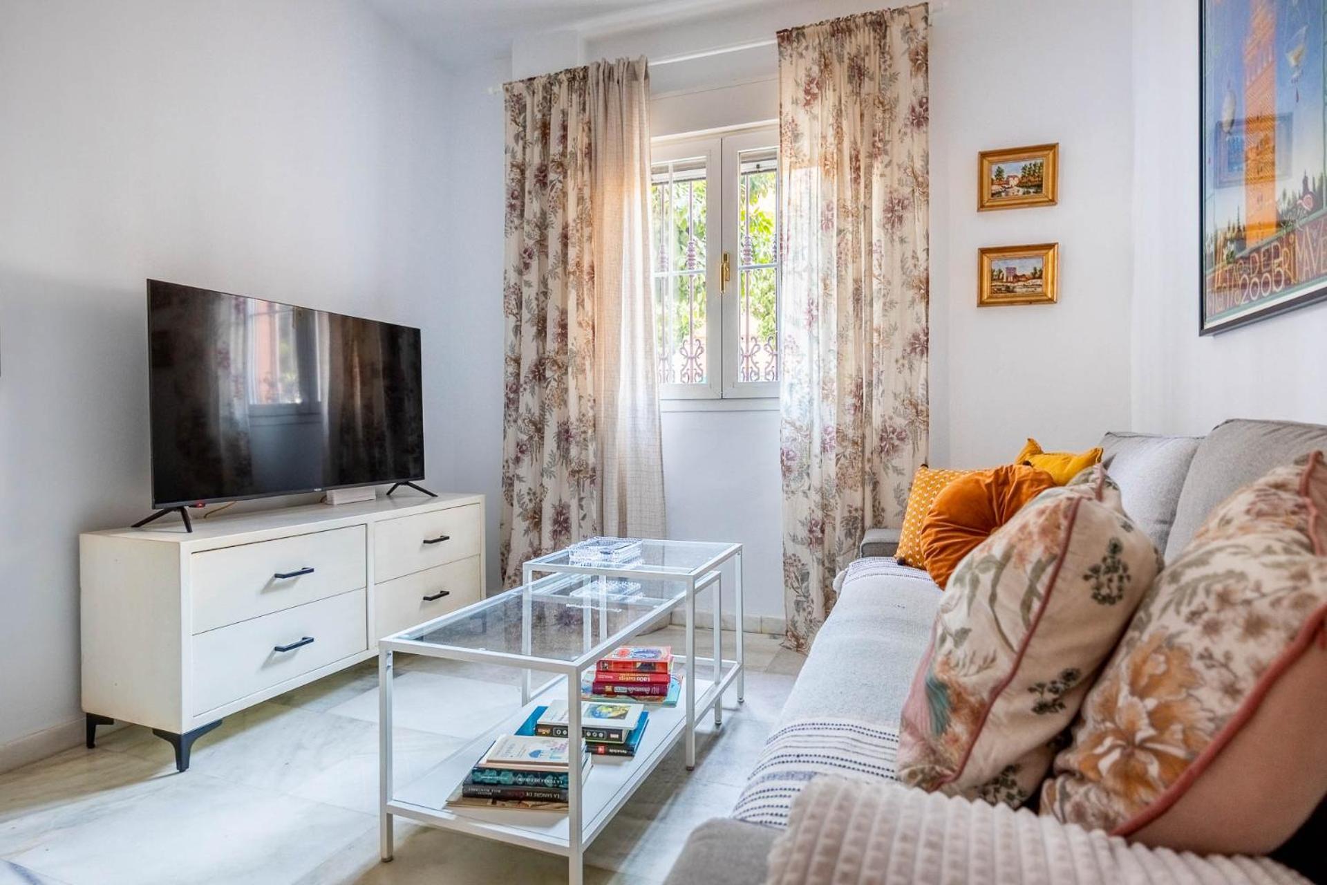 Piso Con Patio Privado Y Parking Nervion Sevilla エクステリア 写真