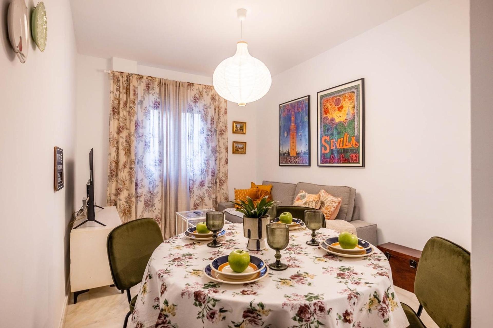 Piso Con Patio Privado Y Parking Nervion Sevilla エクステリア 写真