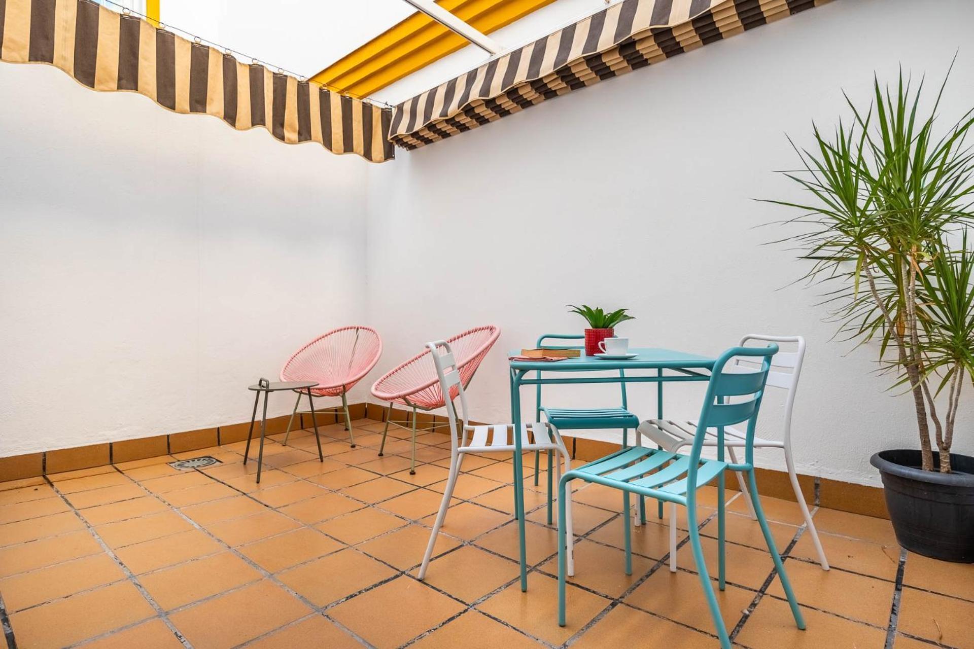 Piso Con Patio Privado Y Parking Nervion Sevilla エクステリア 写真