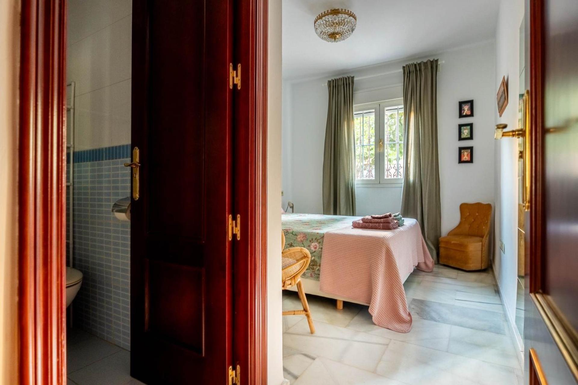 Piso Con Patio Privado Y Parking Nervion Sevilla エクステリア 写真