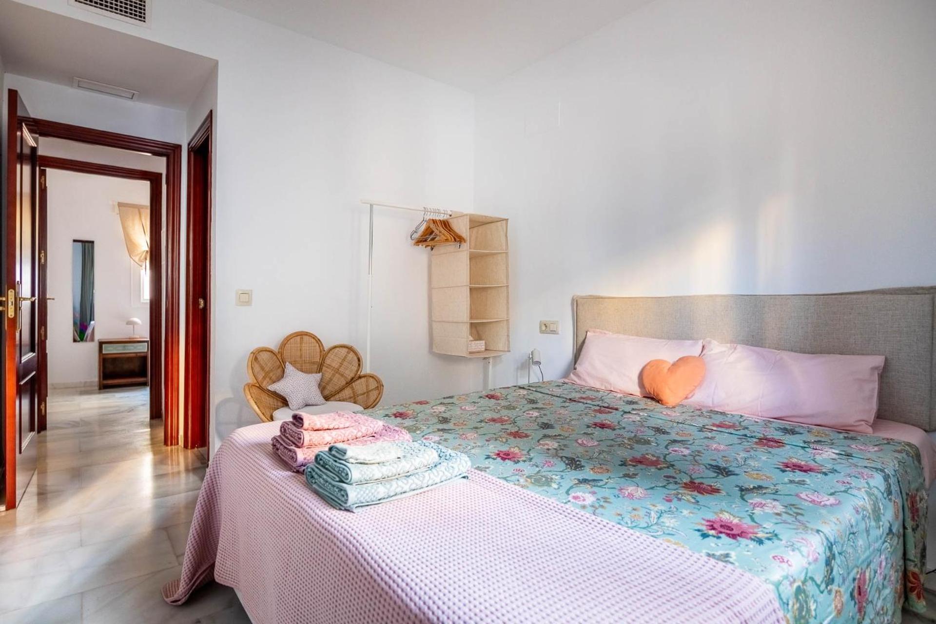 Piso Con Patio Privado Y Parking Nervion Sevilla エクステリア 写真
